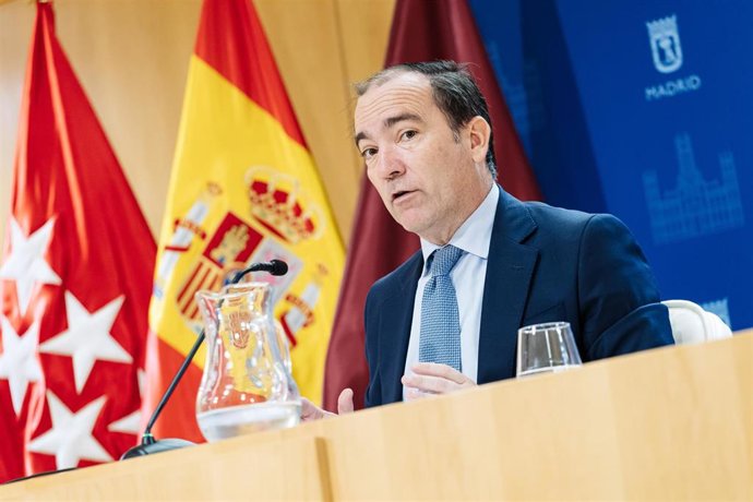 Archivo - El delegado de Urbanismo, Medio Ambiente y Movilidad, Borja Carabante, 