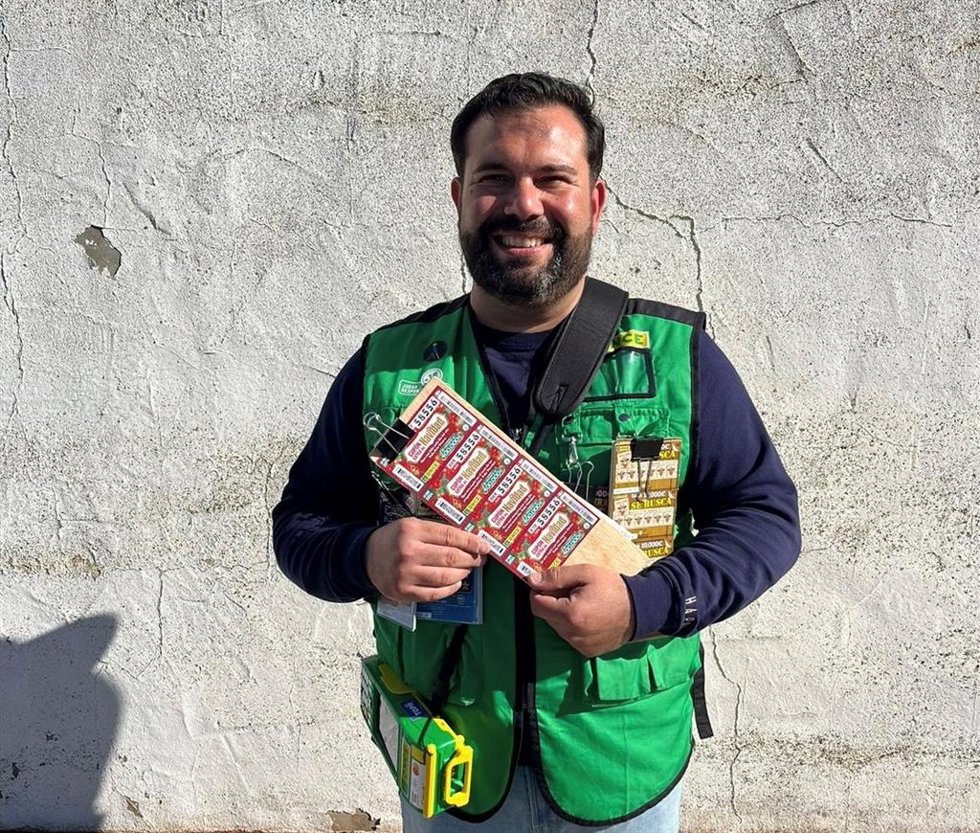 El sorteo de fin de semana de la ONCE de este sábado ha repartido 200.000 euros en premios entre diez vecinos del municipio sevillano de Pilas, donde José Manuel Burgos vendió diez cupones premiados con 20.000 euros cada uno.