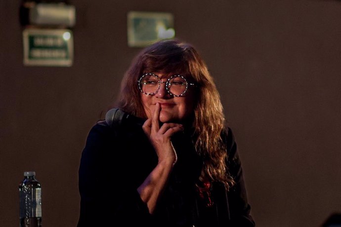La directora de cine Isabel Coixet durante una charla acerca de sus carreras, el arte y la industria, a 20 de noviembre de 2023, en Madrid (España). Tras el coloquio se ha proyectado la película Mi vida sin mí, en la que ambas trabajaron juntas. La pe
