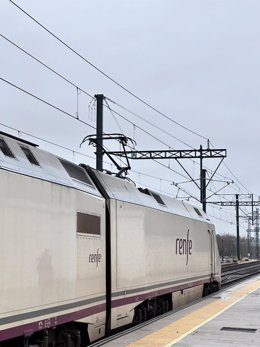 Un Alvia realiza su primer recorrido desde Badajoz hasta Madrid con un tramo electrificado