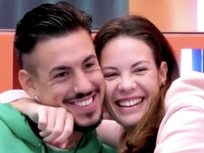 LUITINGO HABLA CON JESSICA BUENO TRAS ELEGIRLA JEFA DE CAMPAÑA