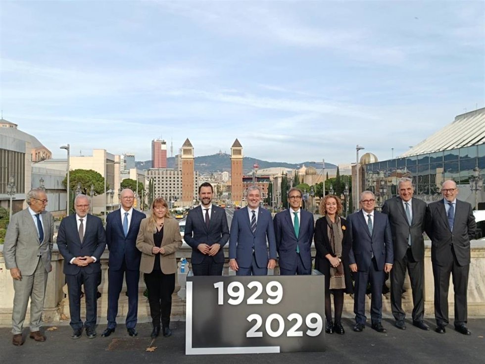 Collboni, Torrent, Garriga, Capella, Relat, Serrallonga y Marín en el acto de creación de la Comisión encargada de conmemorar el centenario de la Exposición de 1929 y de la remodelación de Montjuc