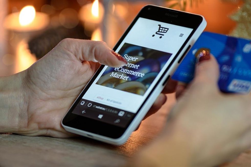 Archivo - Imagen de una compra online.