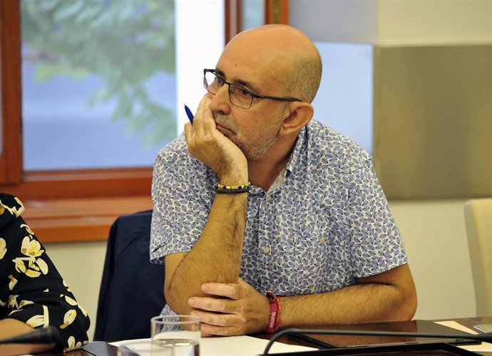 Archivo - El diputado de Unidas por Extremadura José Antonio González, en una imagen de archivo.