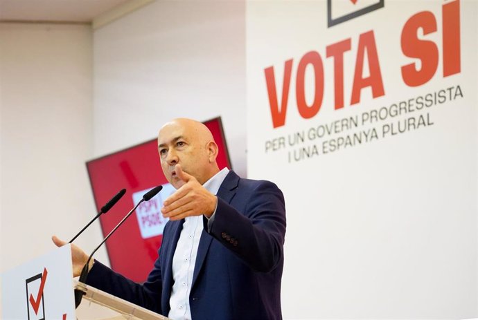 Archivo - el secretario general del PSPV-PSOE en la provincia de Alicante, Alejandro Soler, interviene durante el acto 'Vota Sí. Por un Gobierno Progresista y una España Plural', en la sede de UGT en Valncia.