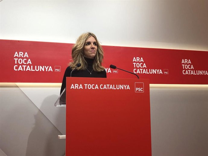 La portavoz del PSC, lia Tortolero, en una rueda de prensa en la sede del PSC