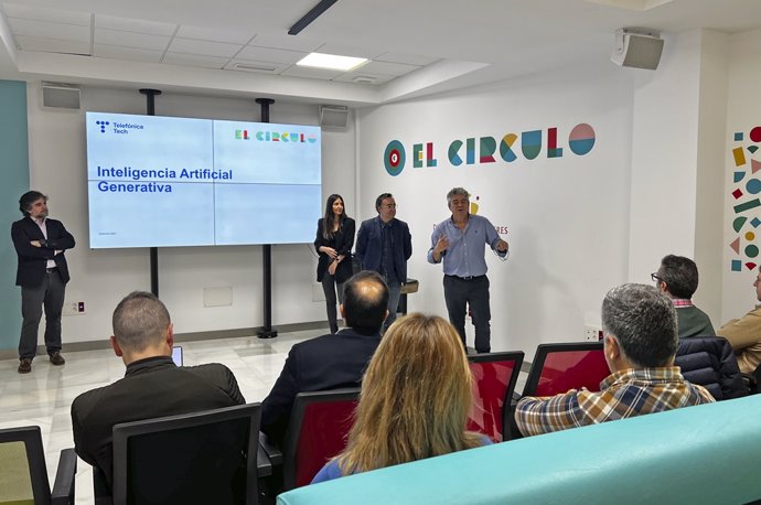 Expertos en IA se reúnen en el CircularFAb de Cáceres para abordar el uso regulado de esta tecnología 