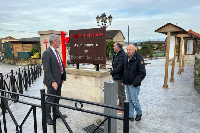 Nueva zona de descanso para peregrinos en Bárcena de Cicero