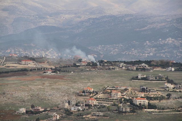 Columna de humo en la frontera entre Israel y Líbano