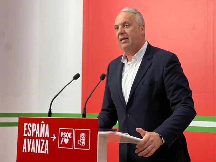 Ruiz Boix en rueda de prensa.