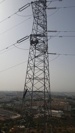 Archivo - Torreta de alta tensión