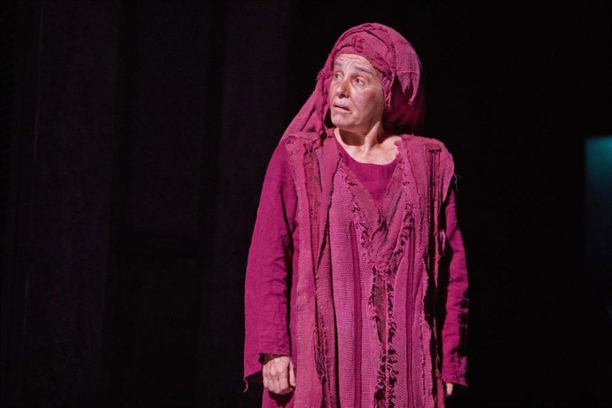 Archivo - Anabel Alonso protagoniza 'La Celestina' en el teatro Victoria Eugenia de San Sebastián