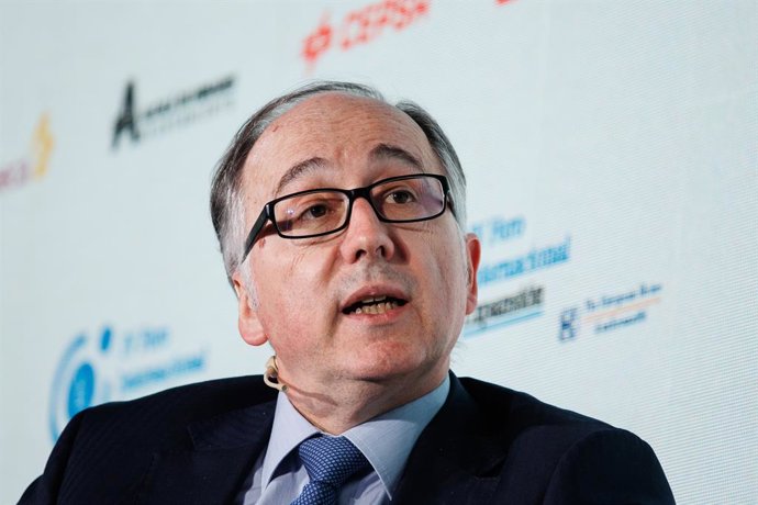 Archivo - El CEO de International Airlines Group, Luis Gallego, interviene durante la celebración del IV Foro Internacional Expansión, en el Parador de Alcalá de Henares, a 10 de mayo de 2023, en Alcalá de Henares, Madrid (España). El evento, organizado