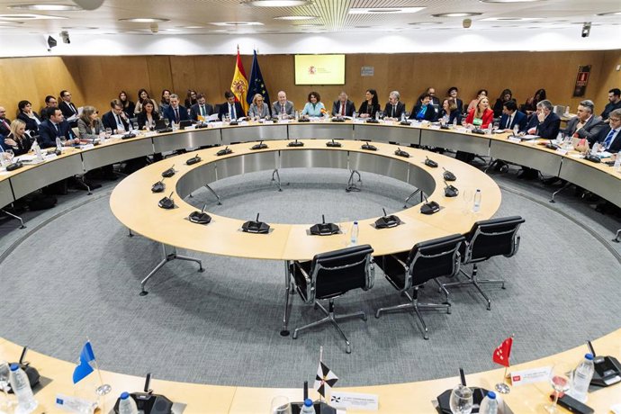 Vista general de la reunión del Consejo de Política Fiscal y Financiera (CPFF) presidida por la vicepresidenta cuarta y ministra de Hacienda y Función Pública, en la sede del Ministerio, a 11 de diciembre de 2023, en Madrid (España).