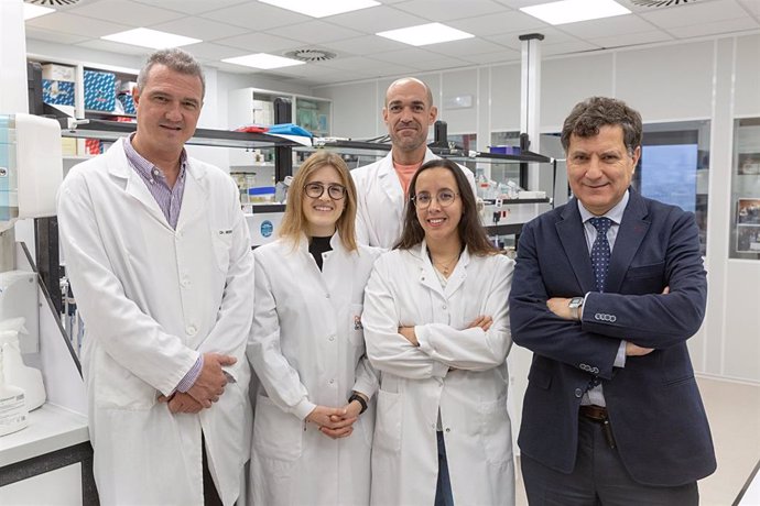 Pedro Berraondo, Leire Arrizabalaga, Fernando Aranda, Ángela Bella e Ignacio Melero, investigadores del Cima Universidad de Navarra.