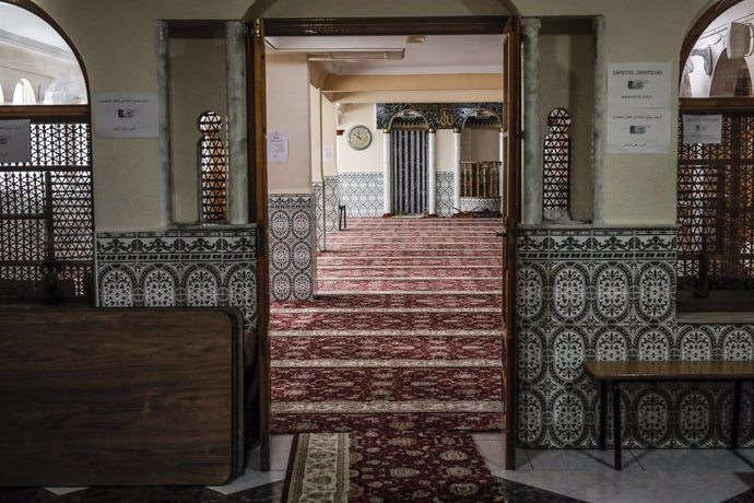 Archivo - Interior de una mezquita en Valencia.