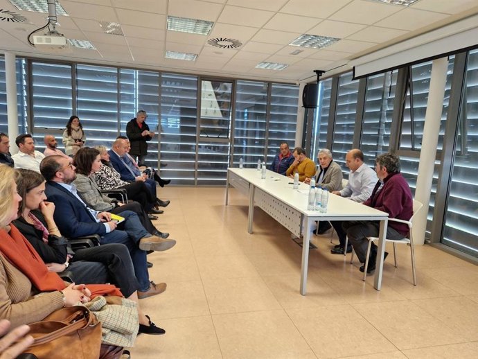 Samper asiste a la firma de la fusión de las cooperativas de Ejea de los Caballeros y Castiliscar