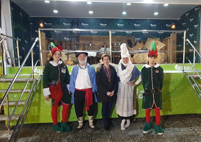 Personajes navideños del autobús personalizado de Bizkaibus que recorrerá Bizkaia