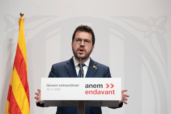 El presidente de la Generalitat, Pere Aragons, comparece tras el Consell Executiu extraordinario sobre los pactos de investidura, en el auditorio del Palau de la Generalitat, a 23 de noviembre de 2023, en Barcelona, Catalunya (España). 