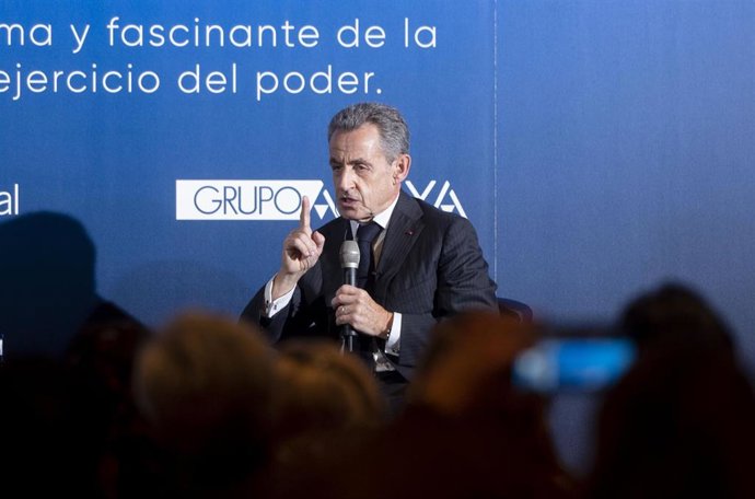 El expresidente de Francia Nicolas Sarkozy durante la presentación del libro 'Los años de las luchas, en el Hotel Mandarín Oriental Ritz, a 11 de diciembre de 2023, en Madrid (España).