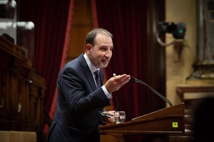 Archivo - El secretario general de Units per Avanar, Ramón Espadaler, interviene durante una sesión en el Parlament de Cataluña, donde se ha elegido a Assumpta Escarp como nueva vicepresidenta segunda del Parlament, a 5 de octubre de 2021, en Barcelona