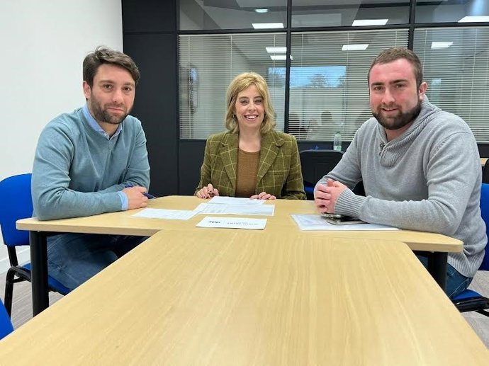 Andrés Ruiz, a la izquierda