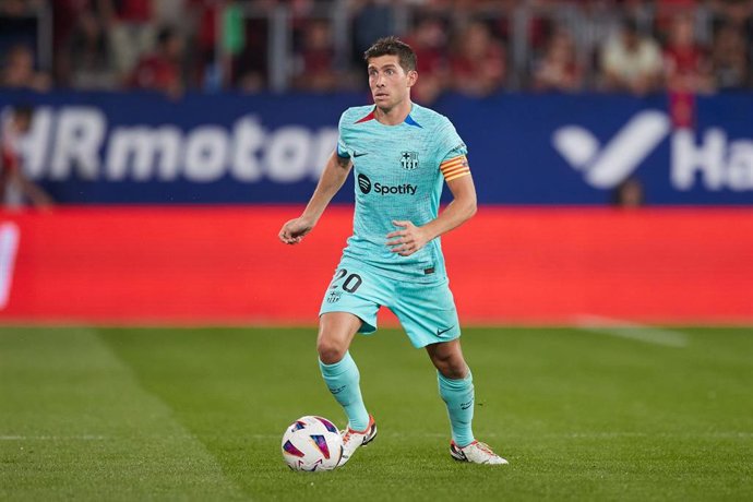 Archivo - Sergi Roberto of FC Barcelona in action during the LaLiga EA Sports match between CA Osasuna and FC Barcelona at El Sadar on September 3, 2023, in Pamplona, Spain.