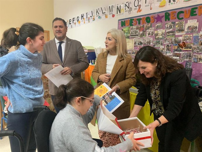 Del Pozo visita el IES Alhamilla de Almería