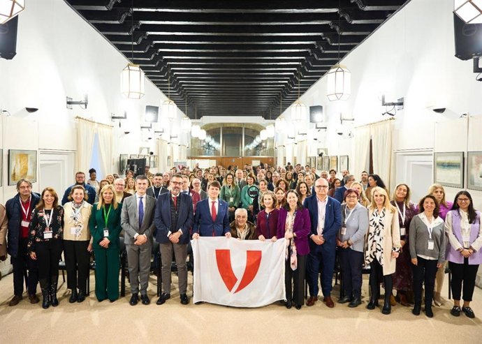 El Parlamento reconoce en un acto la labor de los voluntarios andaluces con motivo del Día Internacional de Voluntariado.