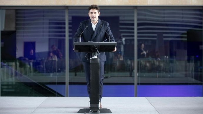 El director general de Cultura, Roberto Iturriaga, ha presentado la programación del Palacio de Congresos y Auditorio de La Rioja
