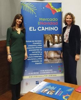 La concejala de Economía, Leticia González, junto a la directora de la fundación Contemplare, Alejandra Salinas, presentan el mercado navideño 'El camino'.