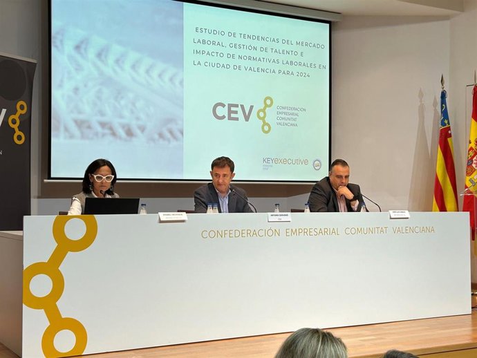 Presentación del 'Estudio de tendencias del mercado laboral y el empleo, gestión de talento e impacto de normativas laborales en la ciudad de Valncia para 2024', que ha presentado este martes la CEV