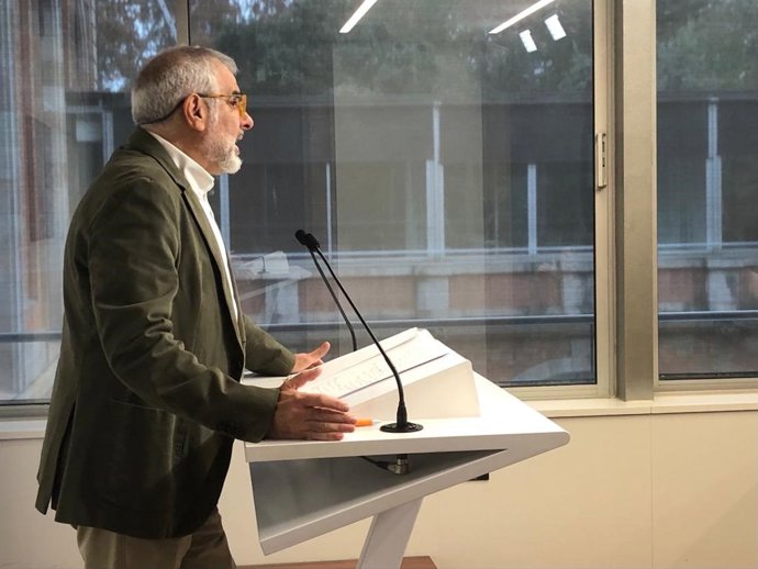 El líder de Cs en el Parlament, Carlos Carrizosa, en una rueda de prensa