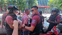 Detienen al hombre acusado de lanzar una botella contra Milei en pleno desfile