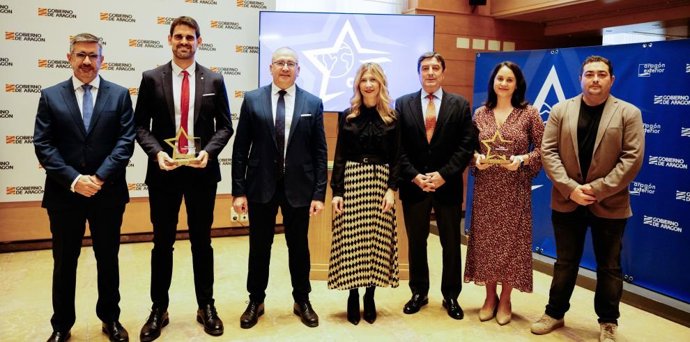 La vicepresidenta segunda del Gobierno de Aragón y consejera de Economía, Empleo e Industria, Mar Vaquero, entrega los Premios Arex 2023.