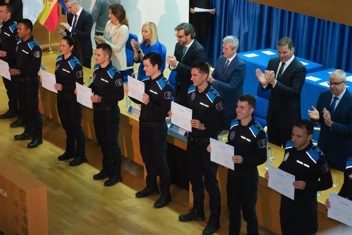 El presidente de la Xunta acude al acto de graduación de la XV Promoción de Policías Locales, celebrado en A Estrada en la Academia Galega de Seguridade Pública (Agasp).