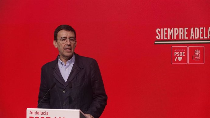 El parlamentario del PSOE-A Mario Jiménez, en rueda de prensa. (Foto de archivo).