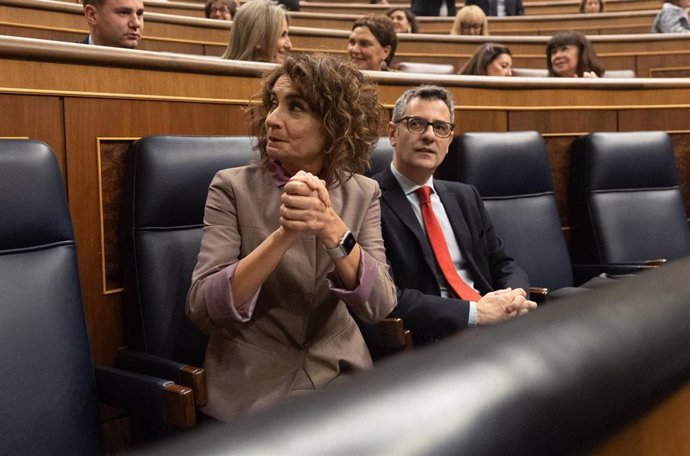 La vicepresidenta cuarta y ministra de Hacienda y Función Pública, María Jesús Montero durante una sesión plenaria, en el Congreso de los Diputados, a 12 de diciembre de 2023, en Madrid.