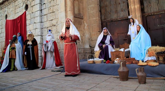 Las calles de Simancas (Valladolid) vuelven a acoger este domingo su Belén Viviente, de la Asociación de Mujeres.