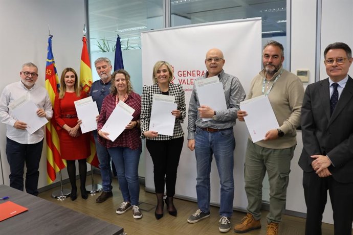 Justicia y sindicatos firman un acuerdo de legislatura que prevé la mejora progresiva de las condiciones de trabajo del personal de la Administración de Justicia