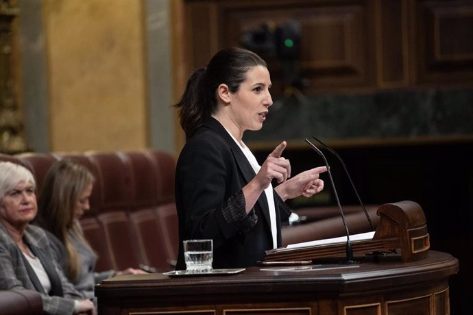 La diputada de VOX Rocío de Meer interviene durante una sesión plenaria, en el Congreso de los Diputados, a 28 de noviembre de 2023, en Madrid (España). 