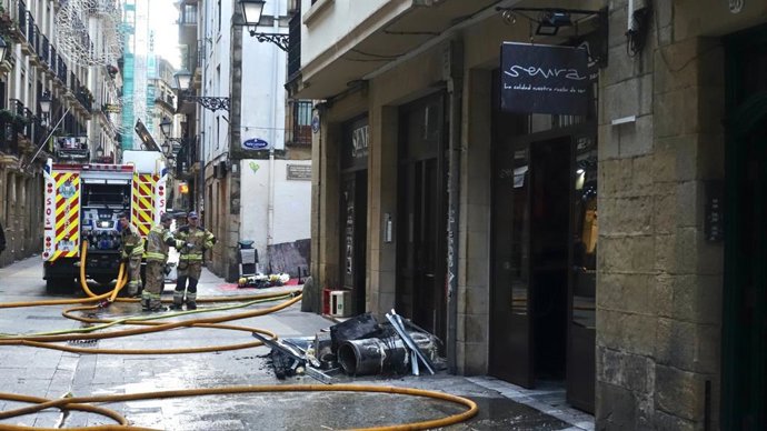 Técnicos municipales siguen analizando los daños al inmueble afectado por el incendio en 31 de Agosto de San Sebastián