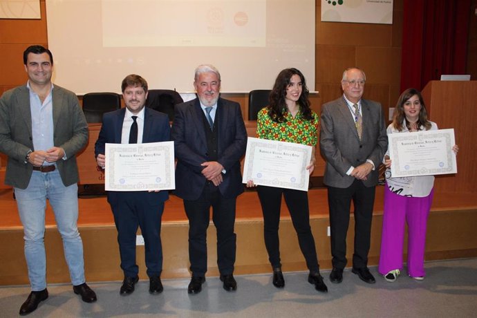 Entre de los Premios Jóvenes Investigadores de la Academia de Ciencias, Artes y Letras de Huelva.