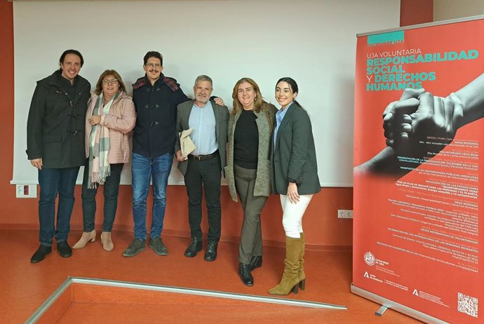 Participantes en la mesa redonda.