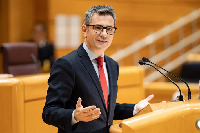 El ministro de la Presidencia, Justicia y Relaciones con las Cortes, Félix Bolaños, interviene durante una sesión plenaria del Senado, a 12 de diciembre de 2023, en Madrid (España). 