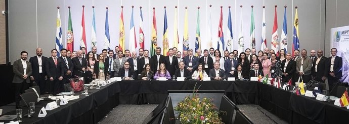 Participantes en el VI Foro Iberoamericano de la Mipyme, en Medellín (Colombia)