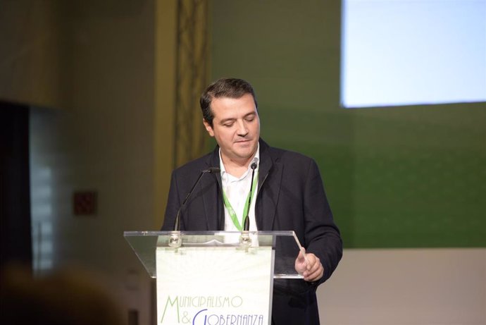 El presidente de la Federación Andaluza de Municipios y Provincias (FAMP) y alcalde de Córdoba, José María Bellido (PP)