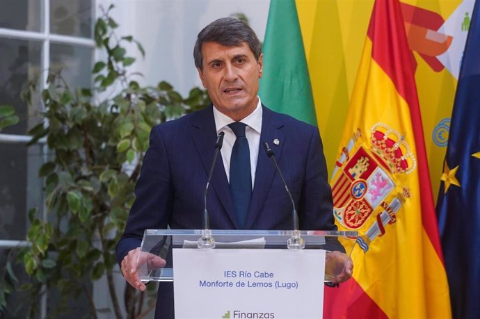 Archivo - El delegado del Gobierno en Andalucía, Pedro Fernández, en una imagen de archivo en un acto en la sede de la Delegación en Sevilla