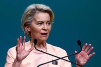 Von der Leyen celebra el acuerdo "histórico" de la cumbre del clima para abandonar los combustibles fósiles