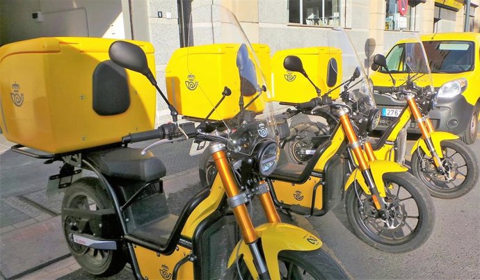 Motos eléctricas de Correos